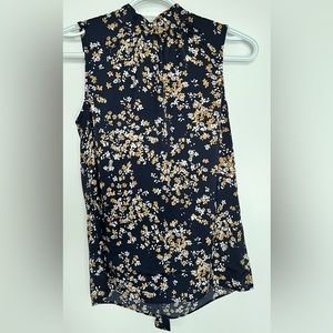 H&M sleeveless top w/ tie
